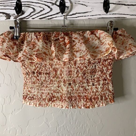 𝅺olivaceous cropped tube top with ruffle detailing stretches to 32 inches - Picture 3 of 7